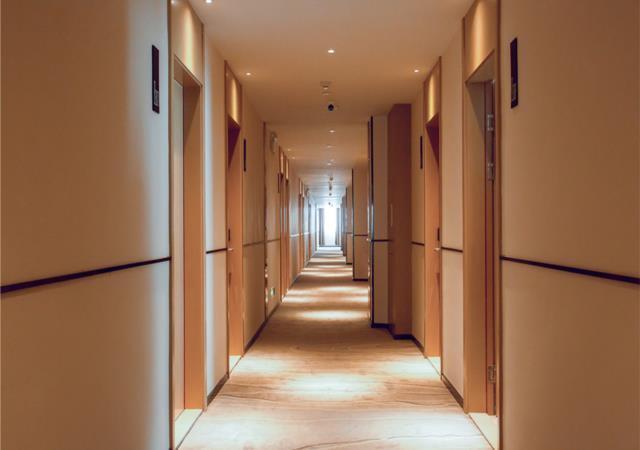 Джин-Чжоу: City Comfort Inn Honghu Huijin Wealth Plaza Golden Sunshine