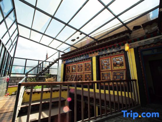 Лхаса: Tone · Chain · Poshtel (Lhasa Jokhang Temple Ancient City)