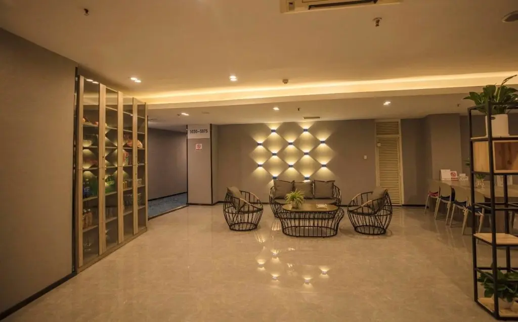 Чунцин: 7 Days Premium Hotel Chongqing Hongqihegou Light Rail Station