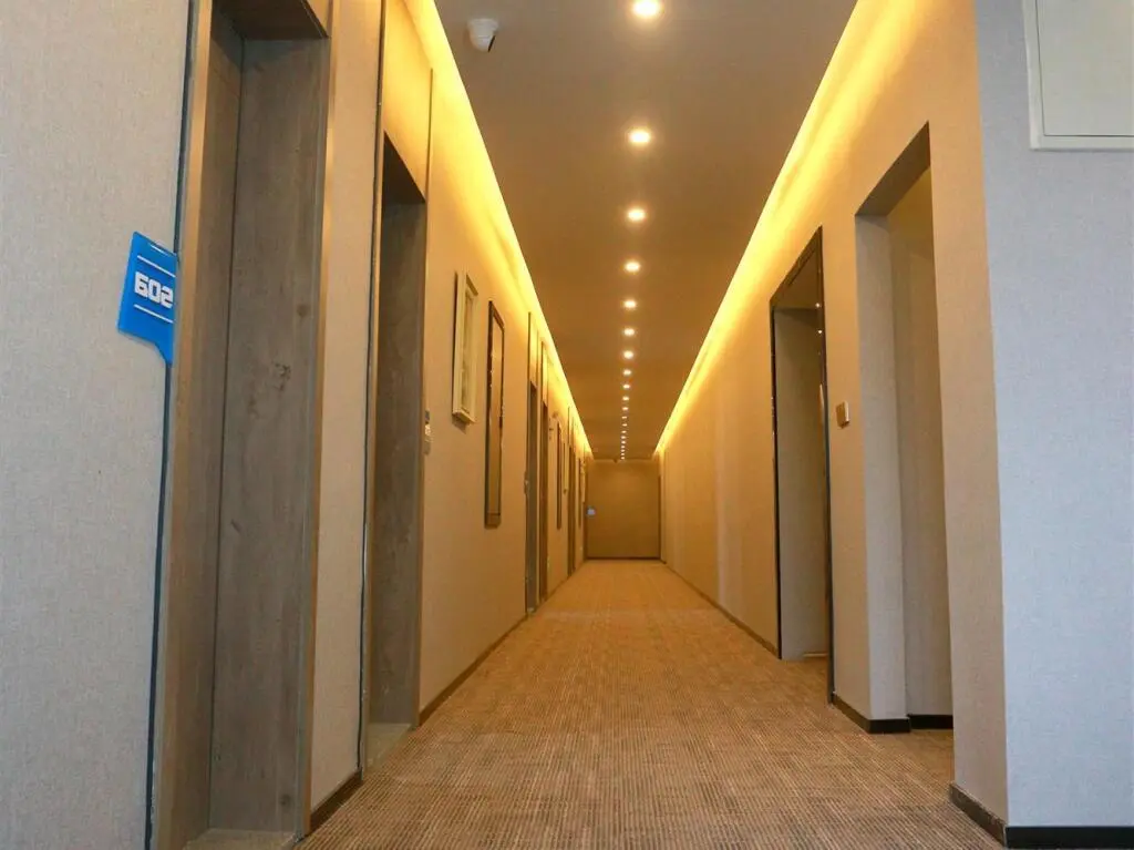 Лешан: Pai Hotel Leshan Qianwei Ximen Longchi Haochi Street