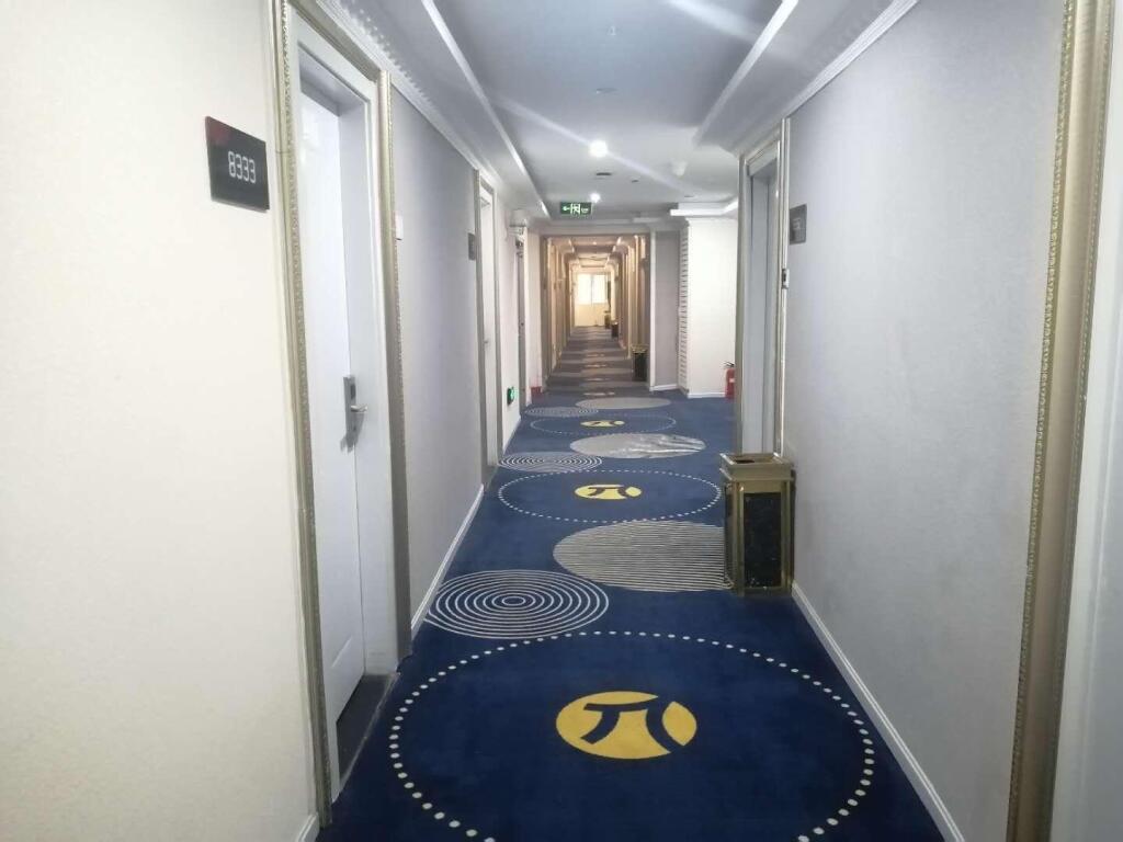 Куньмин: Pai Hotel Kunming West Mountain Nanya Fengqing