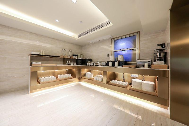 Шанхай: JI Hotel Shanghai The Bund Sichuan Zhong Road
