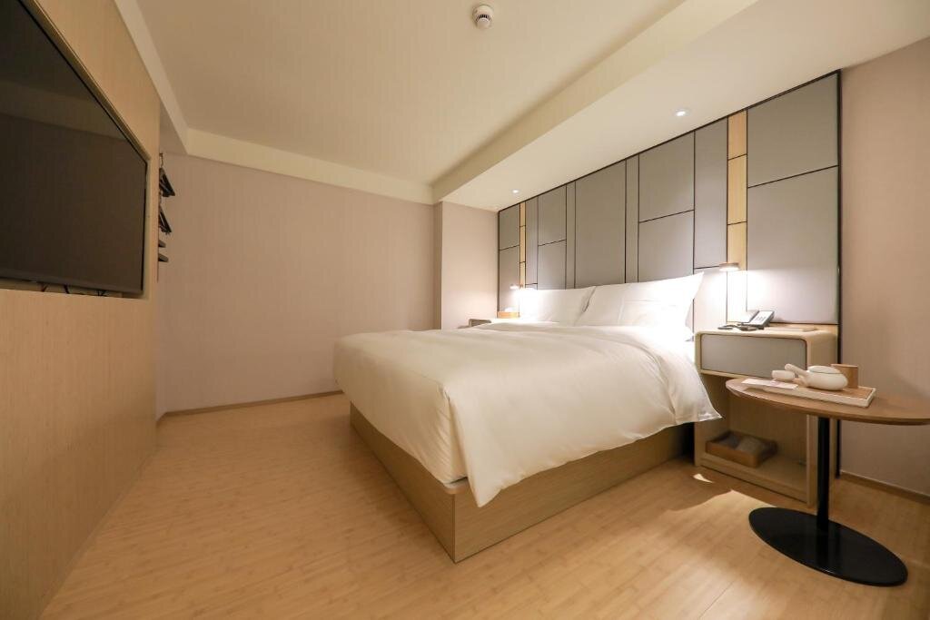 Шанхай: JI Hotel Shanghai The Bund Sichuan Zhong Road