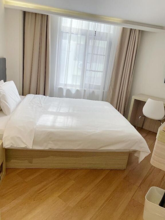 Шанхай: Hanting Hotel Shanghai People's Square Fuzhou Road