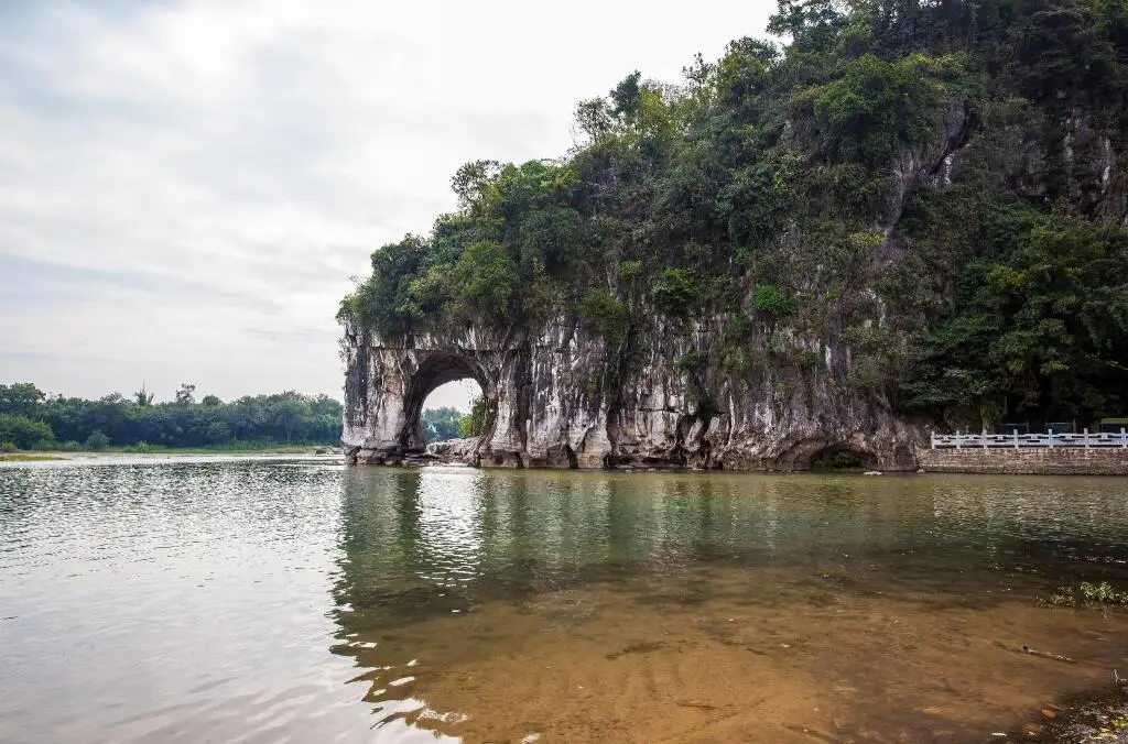 Гуйлинь: Guilin Gangshe Hotel (Guilin Xiangshan Park store)