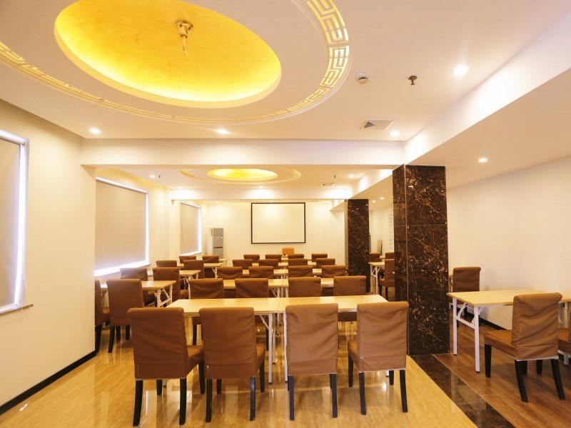Ханчжоу: GreenTree Inn Hangzhou Linan Wanma Road Express Hotel