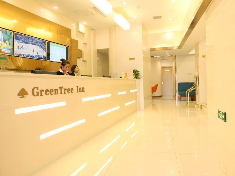 Тяньцзинь: GreenTree Inn Tianjin Hedong District Tianjin Railway Station Square Express Hotel