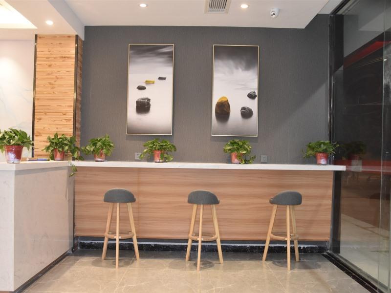 Кайфын: Shell Hotel Kaifeng Jin'an Road Bianxihu Wanda Plaza