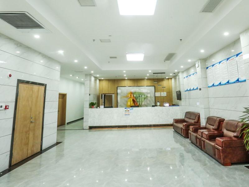 Сюйчжоу: GreenTree Inn Express Xuzhou Pizhou Tiefu Town Bus station.