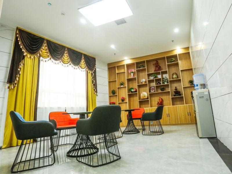 Сюйчжоу: GreenTree Inn Express Xuzhou Pizhou Tiefu Town Bus station.