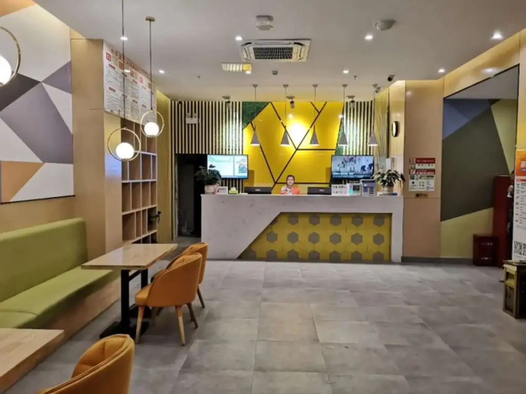 Хуайнань: Vatica Hotel Huainan Erzhong Xihu Chuntian