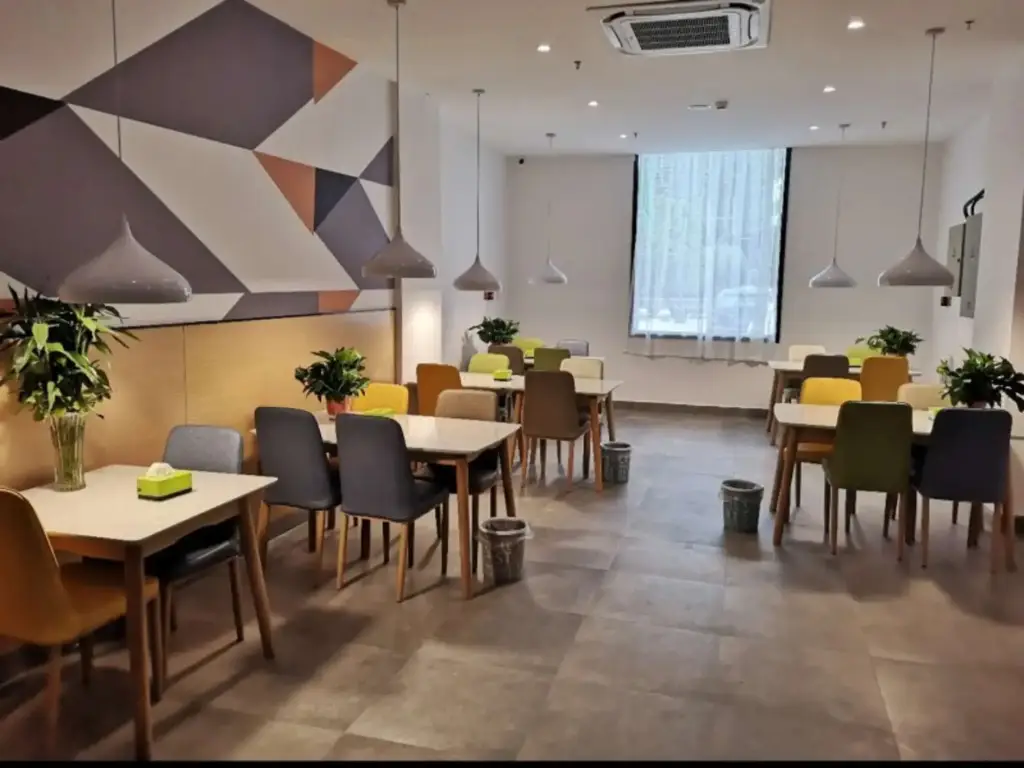 Хуайнань: Vatica Hotel Huainan Erzhong Xihu Chuntian