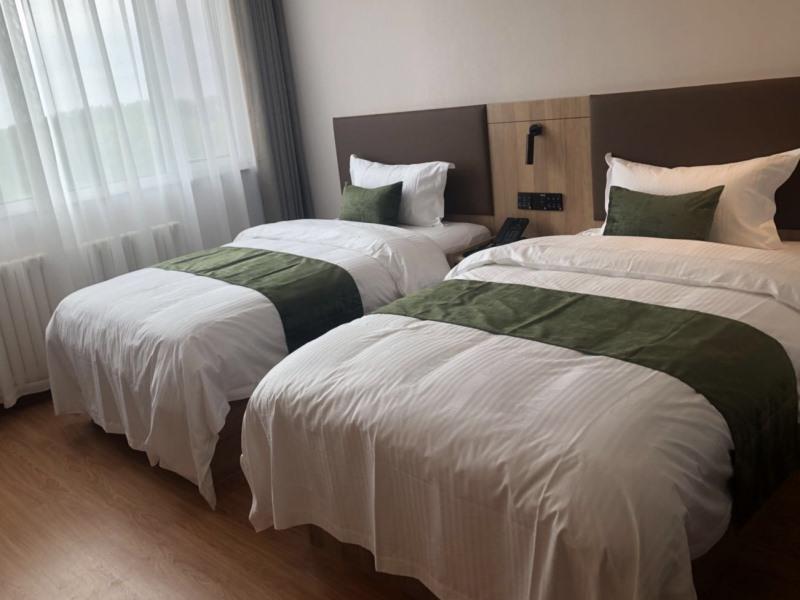 Циндао: GreenTree Inn Express Qingdao Laixi High-Speed Railway Station Shenzhen Road