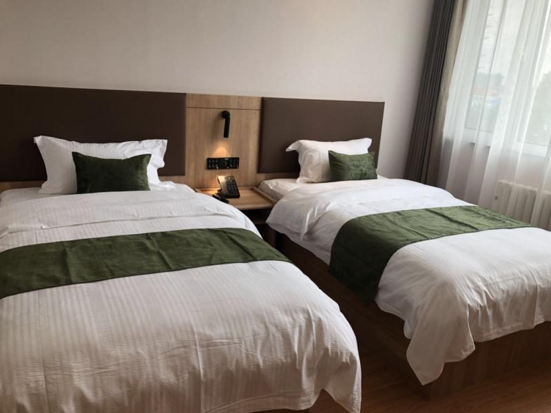 Циндао: GreenTree Inn Express Qingdao Laixi High-Speed Railway Station Shenzhen Road