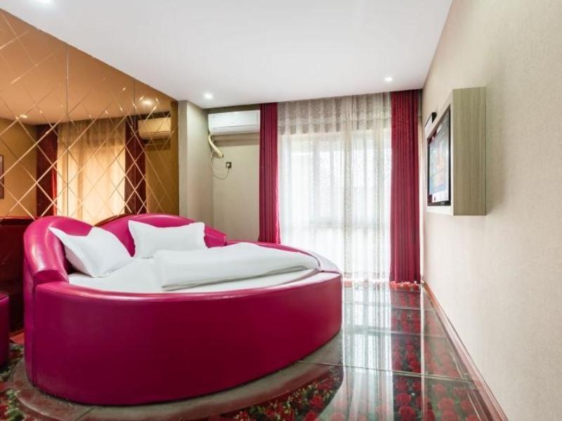 Хэфэй: Shell Hotel Hefei Ma'anshan Road Hefei University of Technology Metro Station