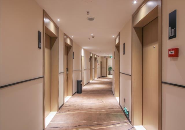 Хуанган: City Comfort Inn Huangmei Dream City