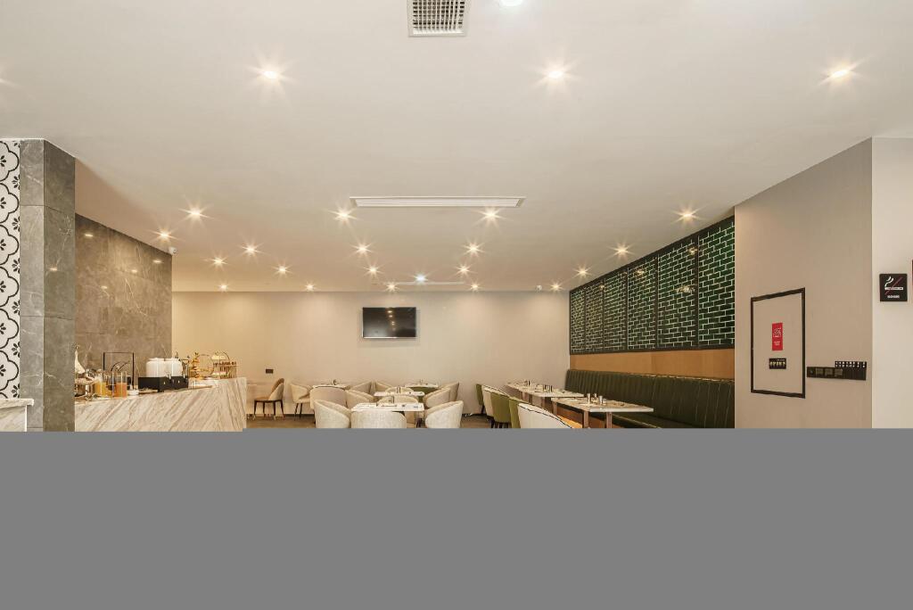 Лешан: Atour Hotel Lashan High-Speed Railway Station