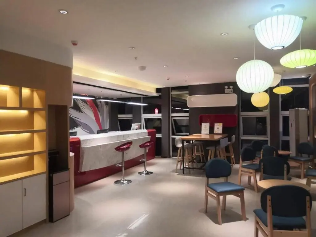 Гуйян: Thank Inn Hotel Guiyang Qingzhen Transporation Vocational And Technical College