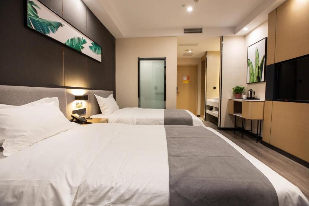 Чжэнчжоу: UP and IN Hotel Zhengzhou Erqi District Hanghai West Road Qiliyan Metro Station