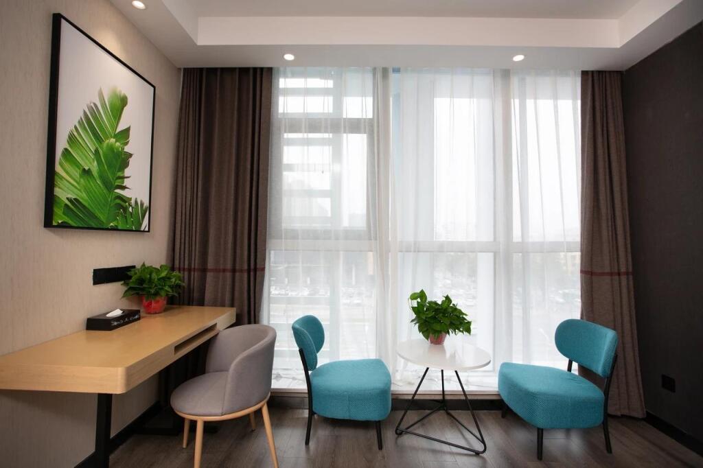 Чжэнчжоу: UP and IN Hotel Zhengzhou Erqi District Hanghai West Road Qiliyan Metro Station