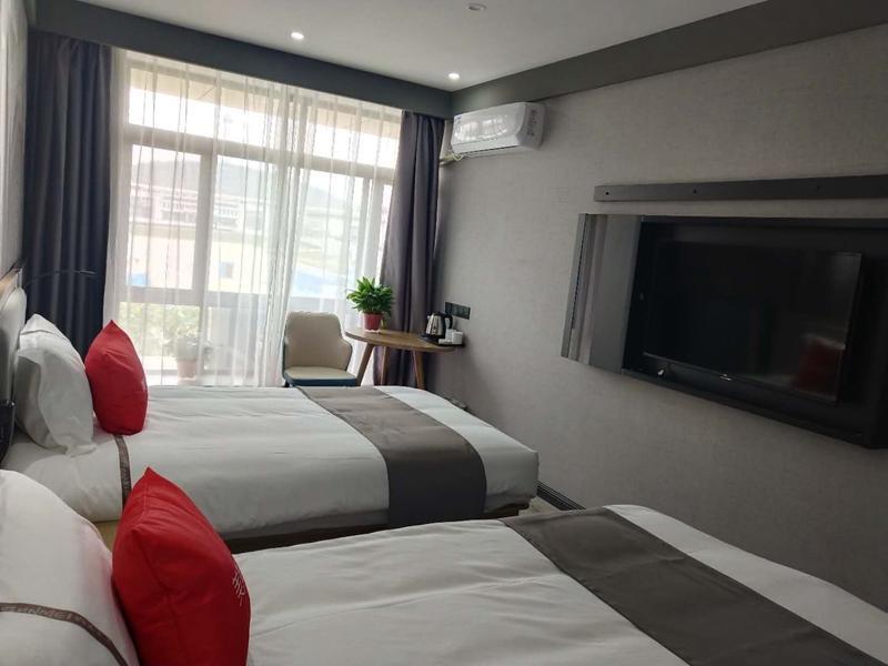 Тайан: Thank Inn Hotel Shandong Tai'an High-Speed Railway Station
