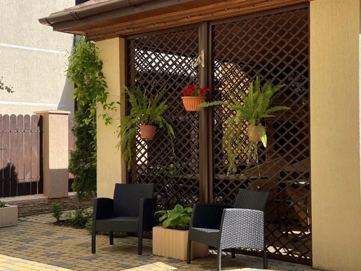 Дивноморское: Guest House Katerina