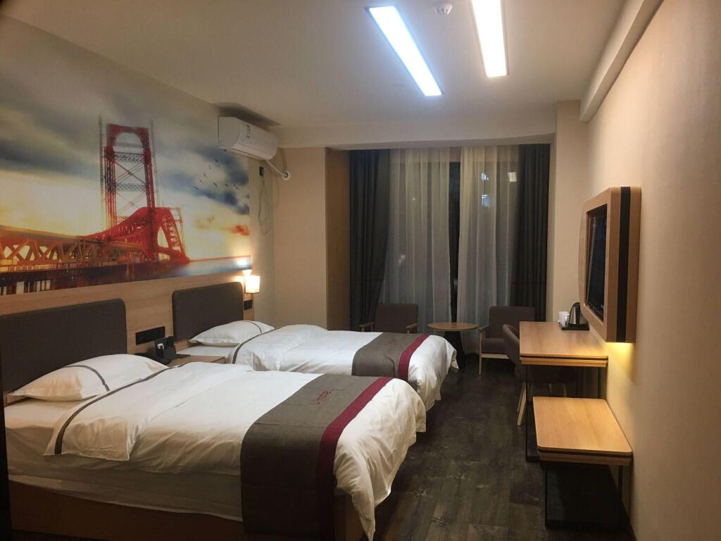 Чжэнчжоу: Thank Inn Hotel Henan Zhengzhou Huiji District Wanda Plaza