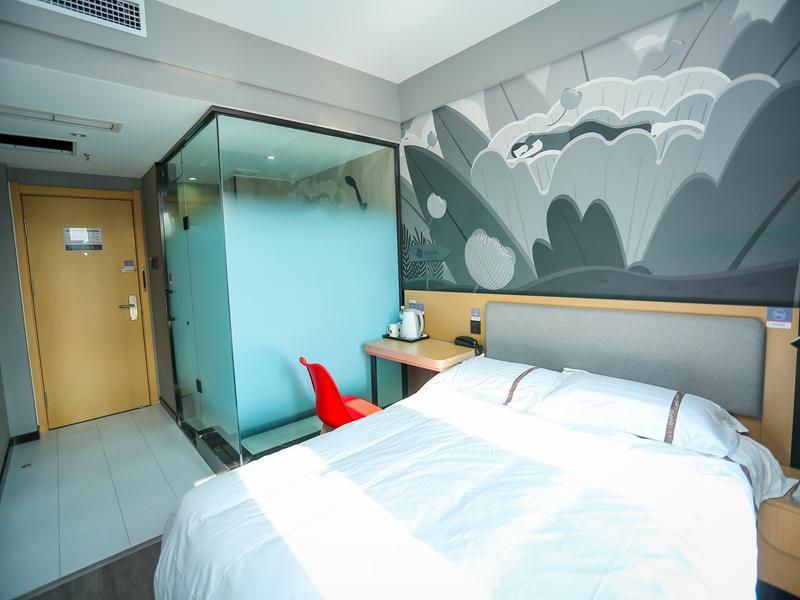 Циндао: Thank Inn Hotel Shandong QIngdao Chengyang District Tellhow International Plaza