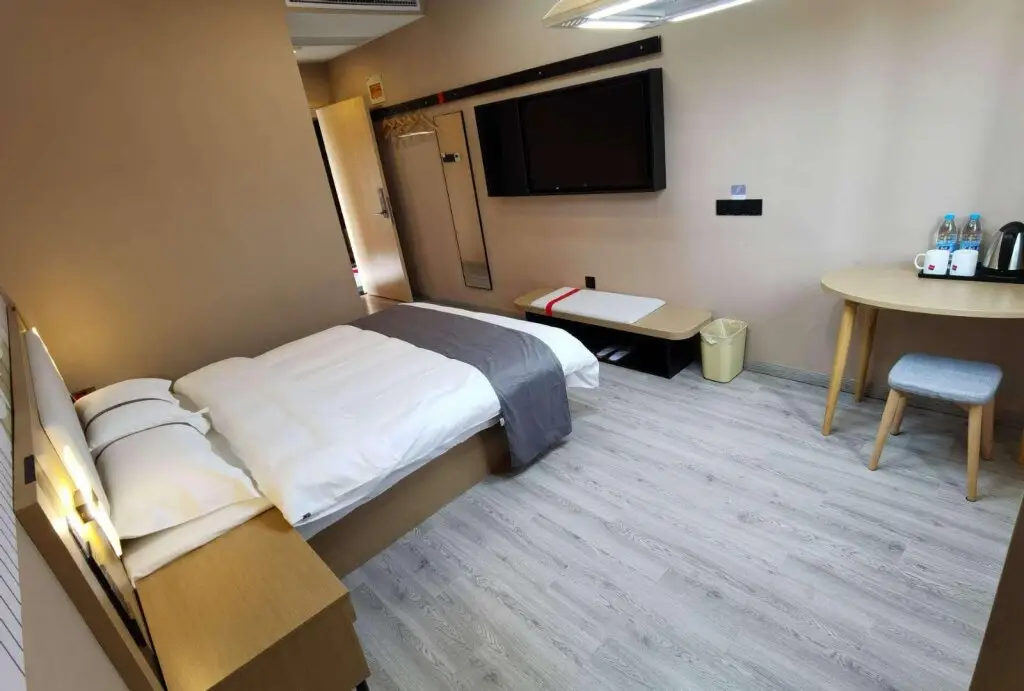 Шанхай: Thank Inn Hotel Shanghai Songjiang Rongping Road Guole Plaza