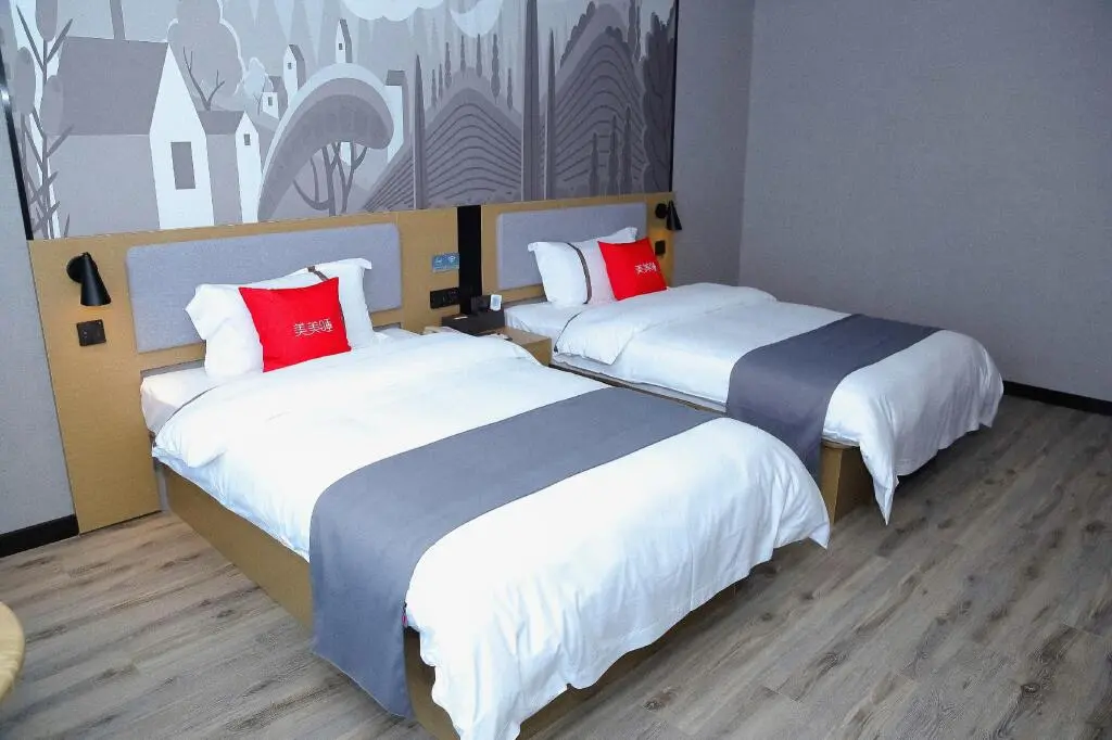 Лохэ: Thank Inn Hotel Henan Luohe Yuanhui International Building Materials City