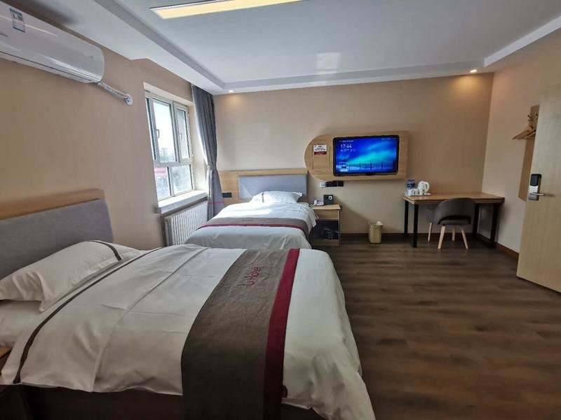 Урумчи: Thank Inn Hotel Xinjiang Urumqi Xinshi North Station East Road