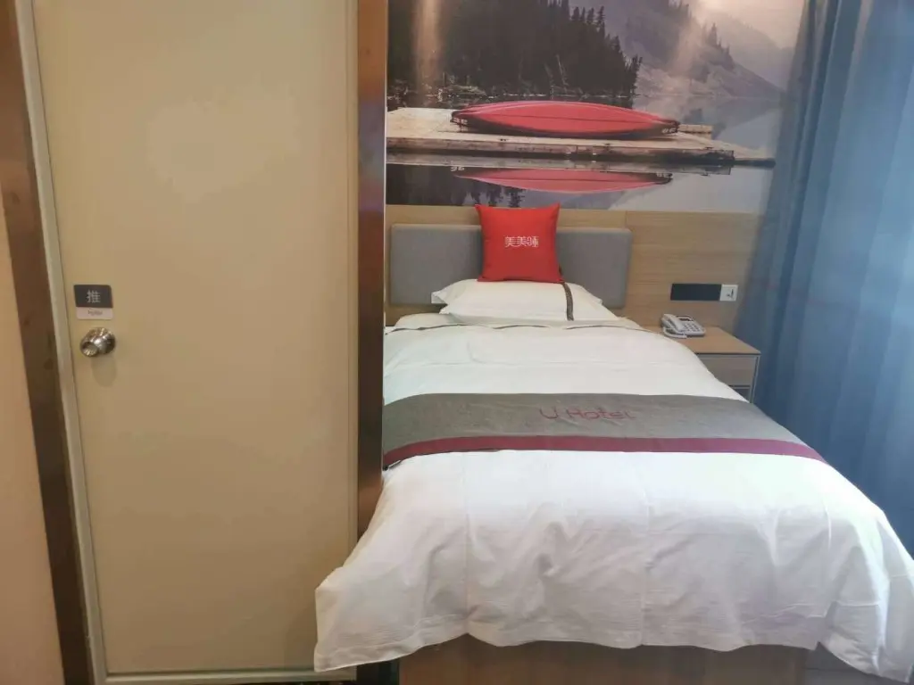 Урумчи: Thank Inn Hotel Xinjiang Urumqi Xinshi North Station East Road
