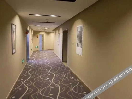 Пекин: 7 Days Superior Hotel (WUMART branch at Fengtai South Road Station)