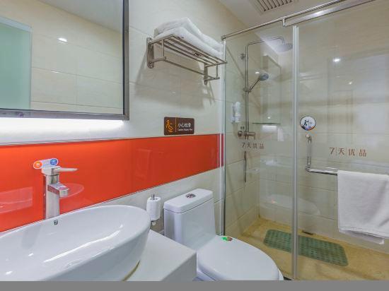Пекин: 7 Days Superior Hotel (WUMART branch at Fengtai South Road Station)