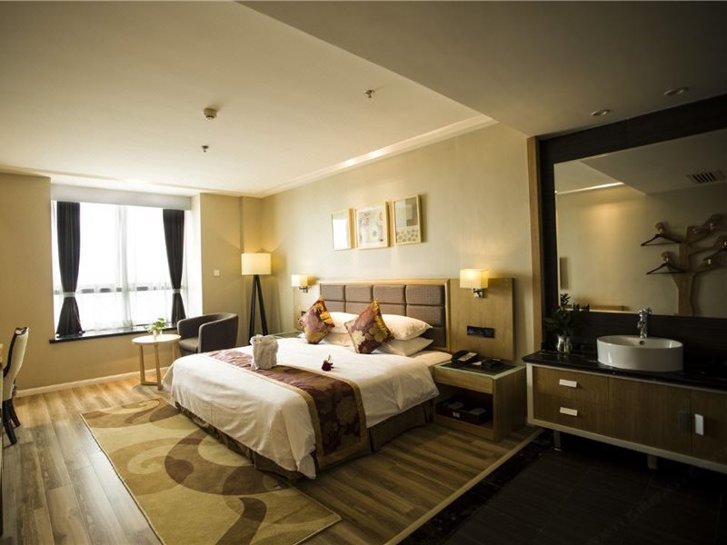 Хэфэй: Home Inn Subai Cloud Hotel (Hefei South High Speed Railway Station)