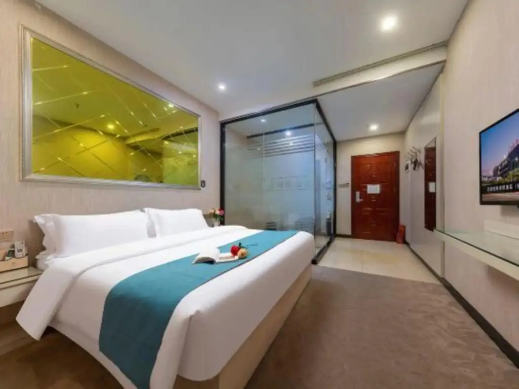Фошань: Foshan Shangyin Hotel (Ziyoucheng Zhuroupo Private Cuisine Ronggui Head Store)