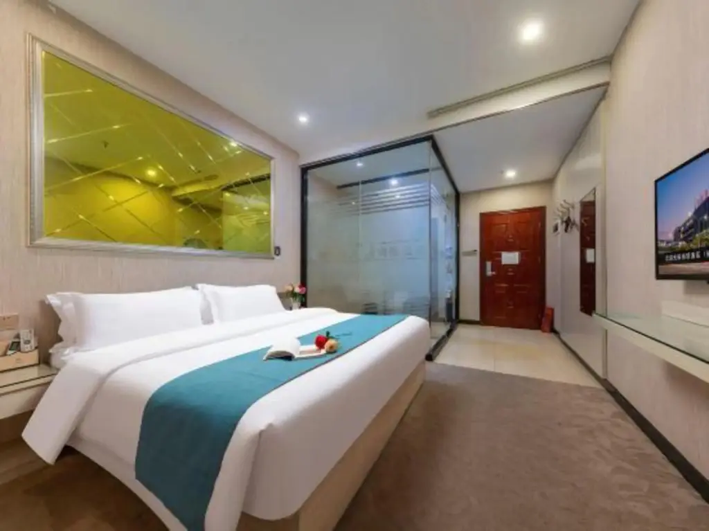 Фошань: Foshan Shangyin Hotel (Ziyoucheng Zhuroupo Private Cuisine Ronggui Head Store)