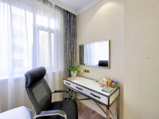 Цзилинь: Renwick Hotel