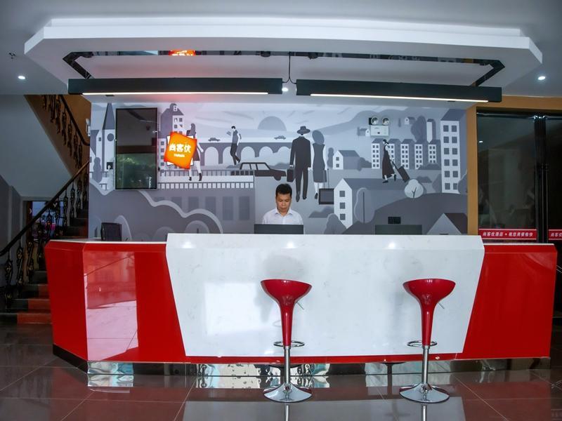 Лючжоу: Thank Inn Hotel Guangxi Liuzhou Rong'an County Daqiao Dong Road