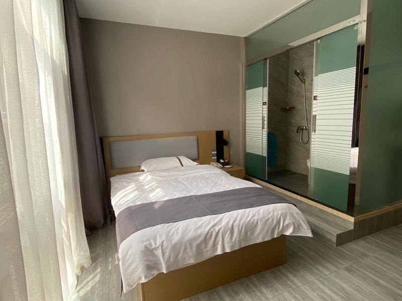 Тайчжоу: Thank Inn Hotel Jiangsu Taizhou Xinghua Bus Station