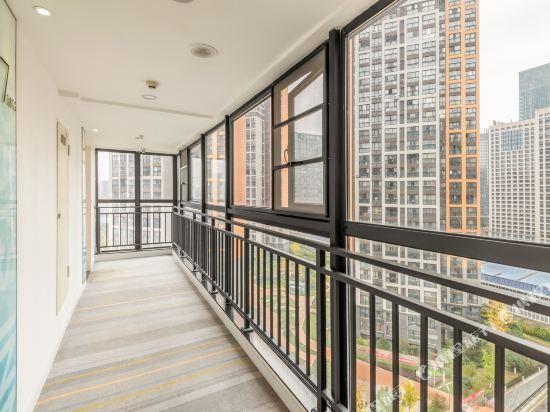 Гуйян: Brand new 7 days hotel (Guiyang Century City Exhibition Center)