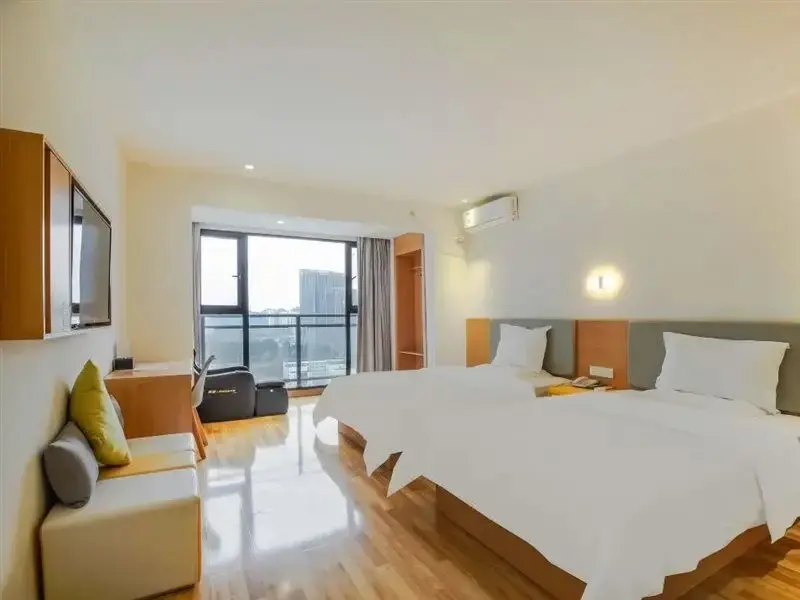 Гуйян: Brand new 7 days hotel (Guiyang Century City Exhibition Center)