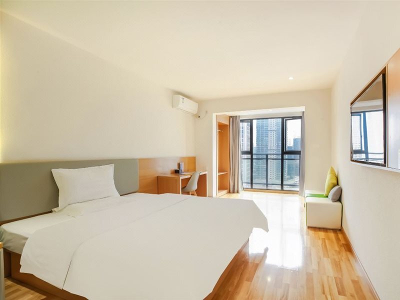 Гуйян: Brand new 7 days hotel (Guiyang Century City Exhibition Center)