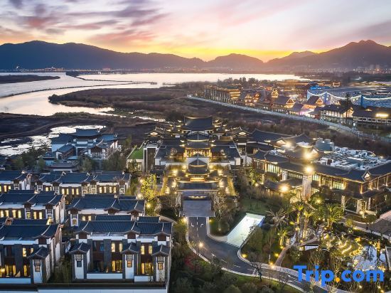 Куньмин: Wanda Vista Kunming Dianchi