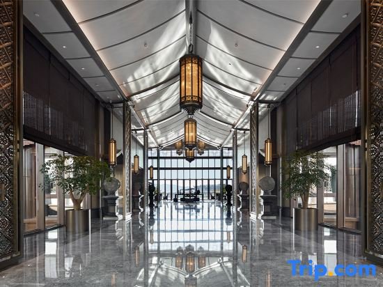 Куньмин: Wanda Vista Kunming Dianchi