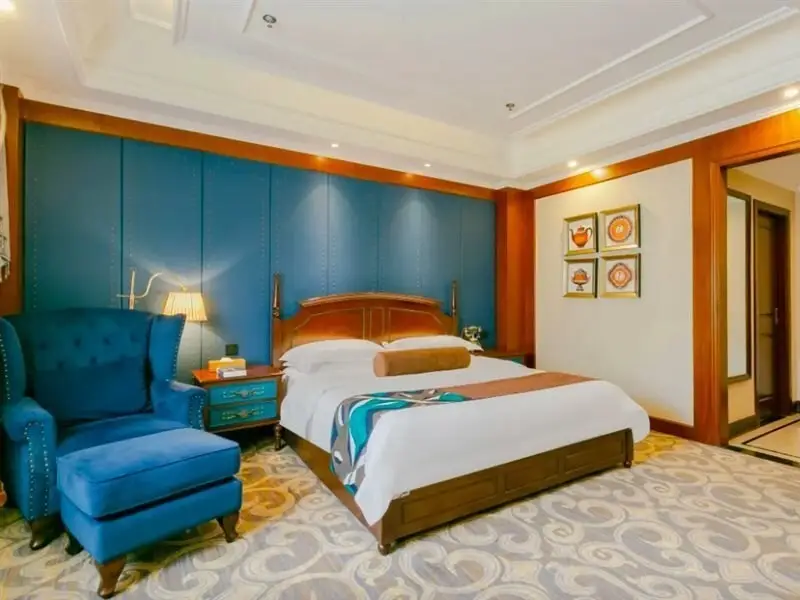 Куньмин: Kunming Cloud Cullinan Hotel (ex Kunming Xi Zhan Hotel)