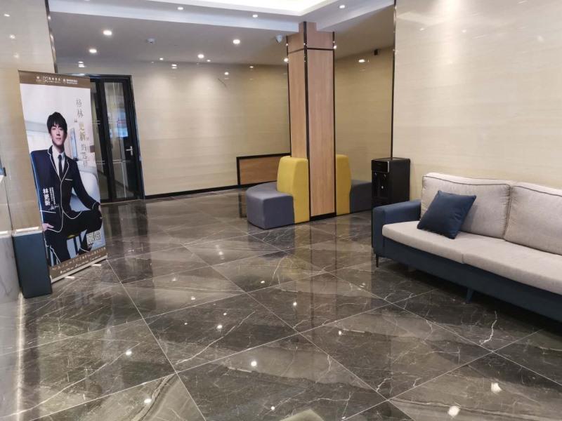 Цзинань: Green Tree Inn Express Jinan Huaiyin District Jingshi Road Children's Hospital