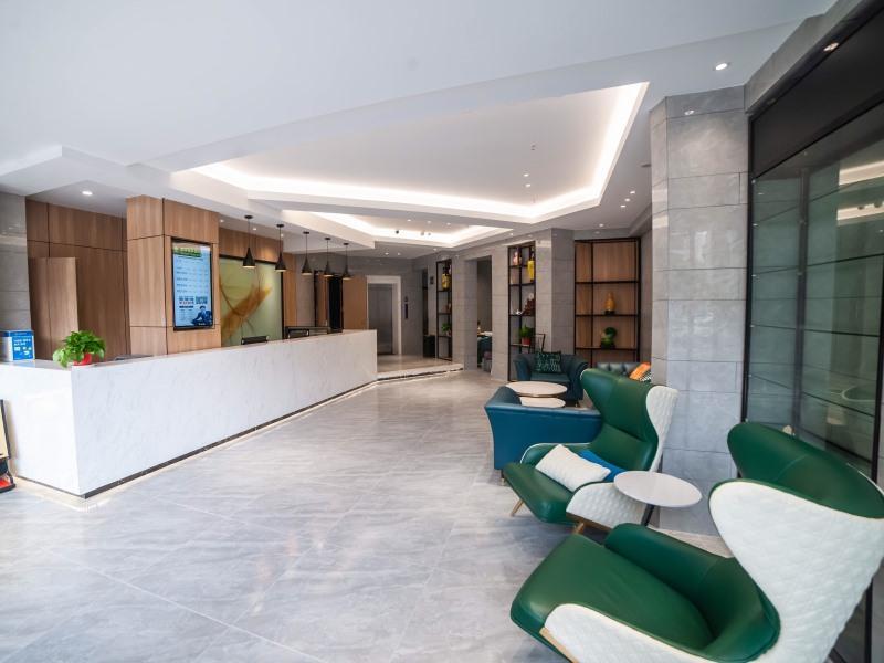 Чжанцзяган: Green Tree Inn Express Suzhou Zhangjiagang Free Trade Zone Central Plaza