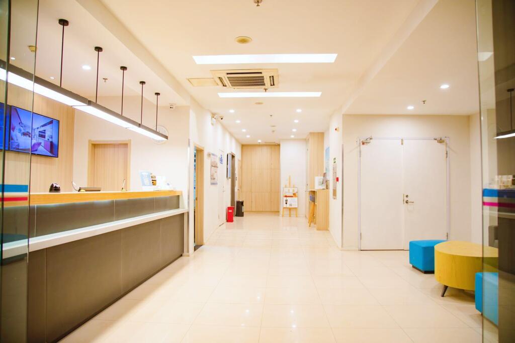 Нанкин: Hanting Hotel Nanjing Jiangpu Longhua Road Metro Station