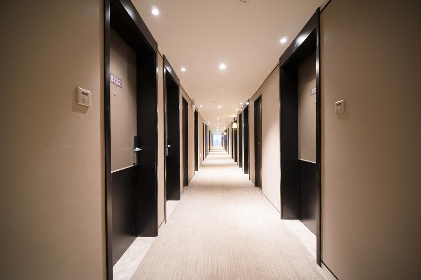 Нанкин: Home Inn Plus Hotel South Nanjing Railway Station North Square Window of Greenbelt